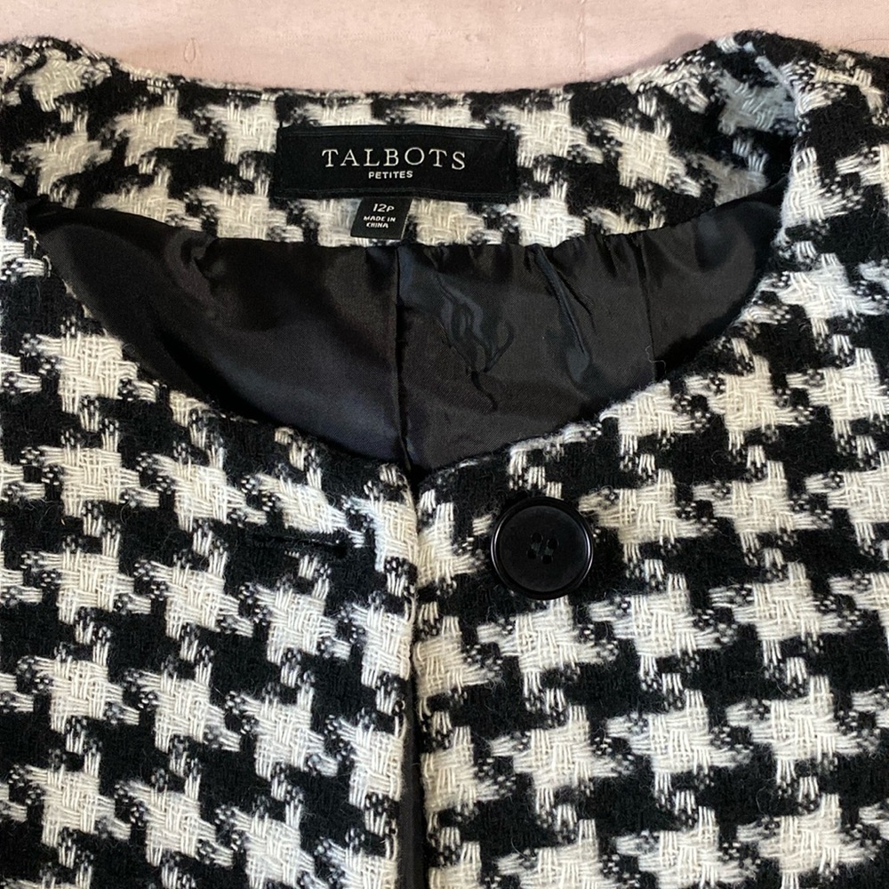 Houndstooth Pattern Vest - Picture 2 of 5
